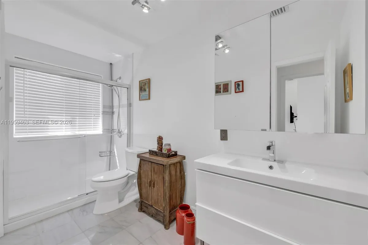 636 Vista Meadows Dr, Weston FL 33327