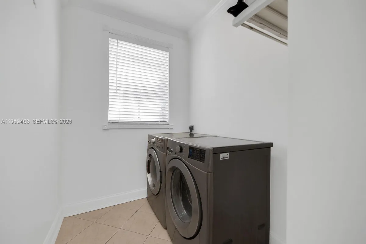 636 Vista Meadows Dr, Weston FL 33327