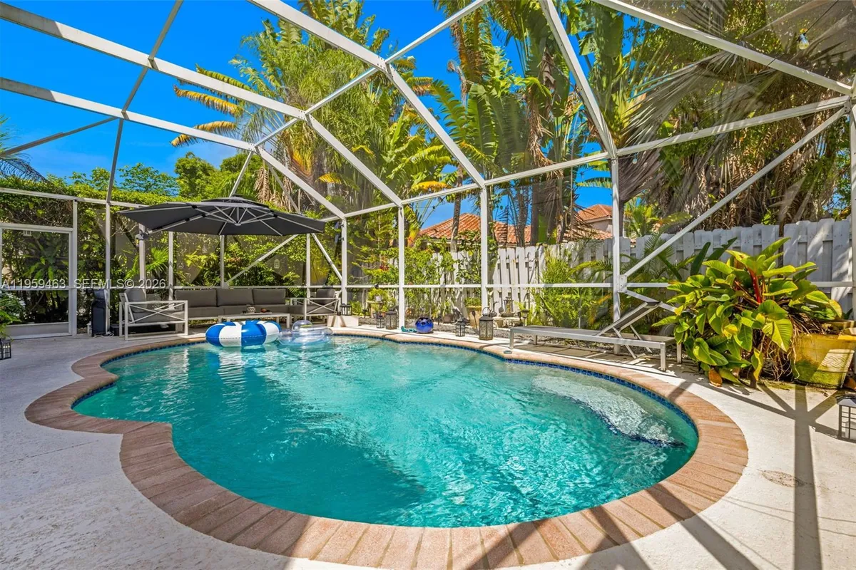 636 Vista Meadows Dr, Weston FL 33327