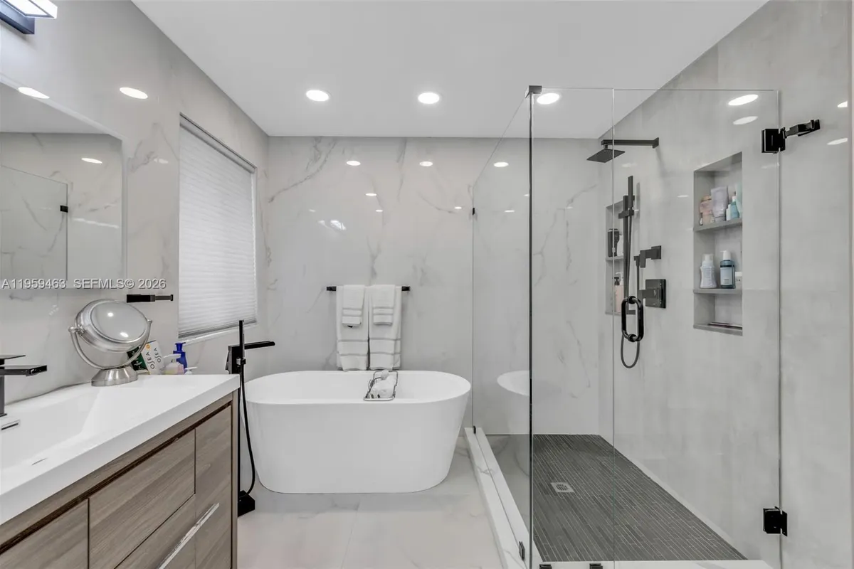 636 Vista Meadows Dr, Weston FL 33327