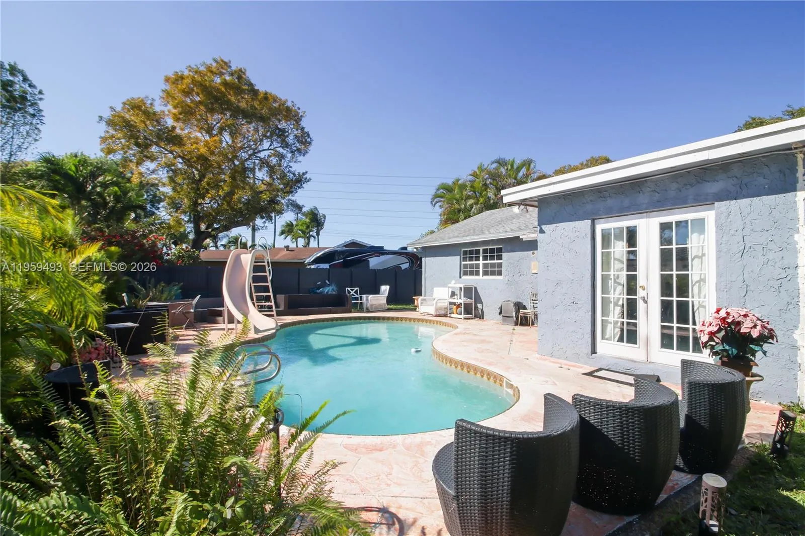 9710 NW 10th St, Pembroke Pines FL 33024