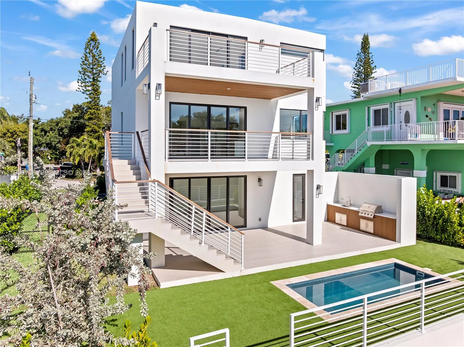 124 Orchid St, Plantation Key FL 33070