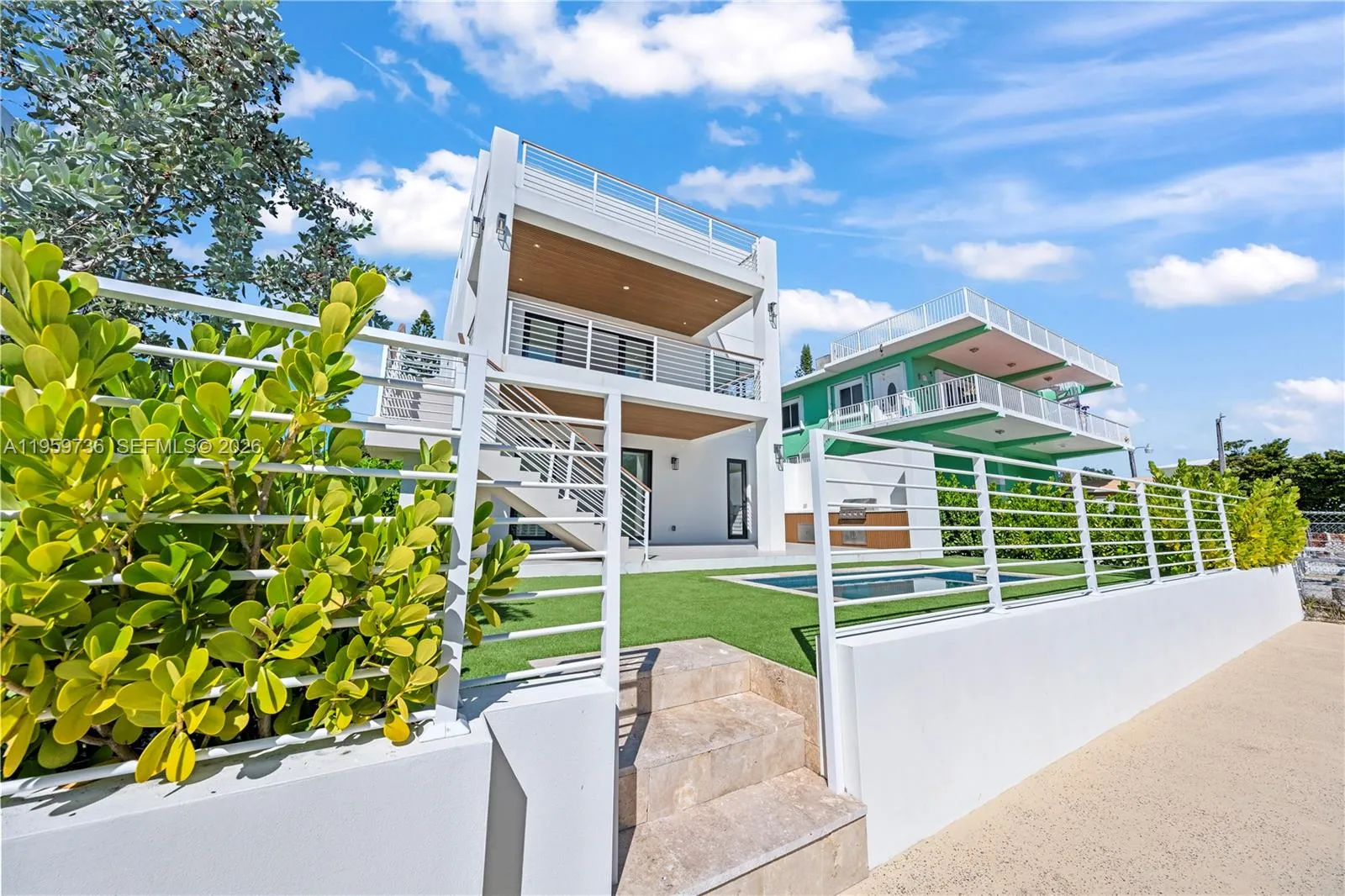 124 Orchid St, Plantation Key FL 33070