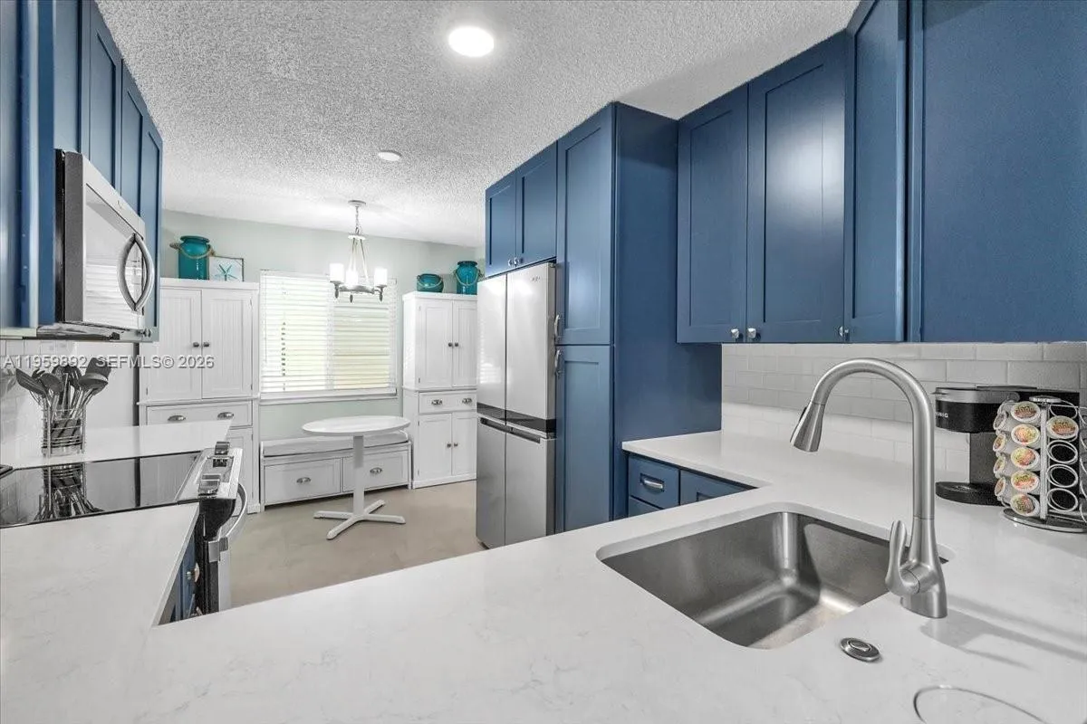 280 Timber Lake Cir # 201, Naples FL 34104