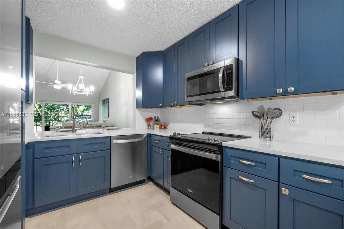 280 Timber Lake Cir # 201, Naples FL 34104