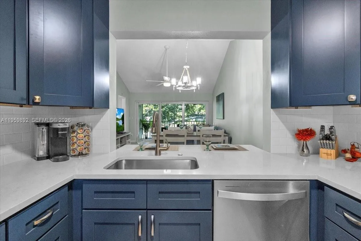 280 Timber Lake Cir # 201, Naples FL 34104