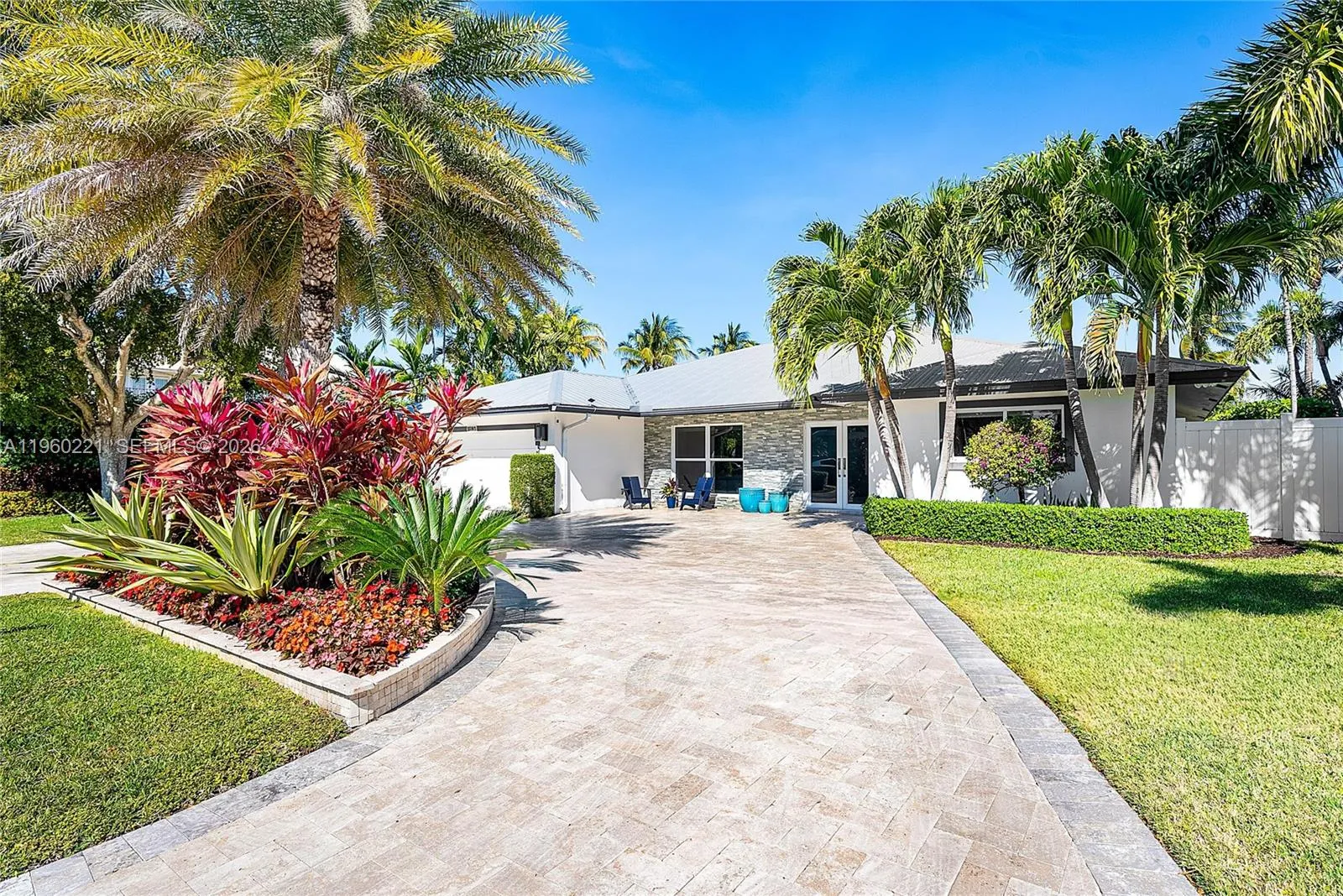 2809 NE 32nd St, Lighthouse Point FL 33064