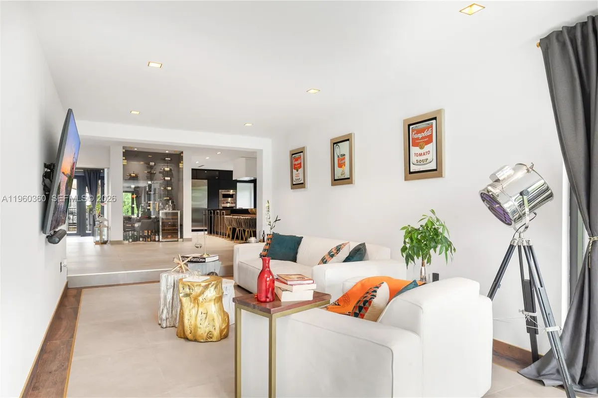 63 SW 31st Rd, Miami FL 33129