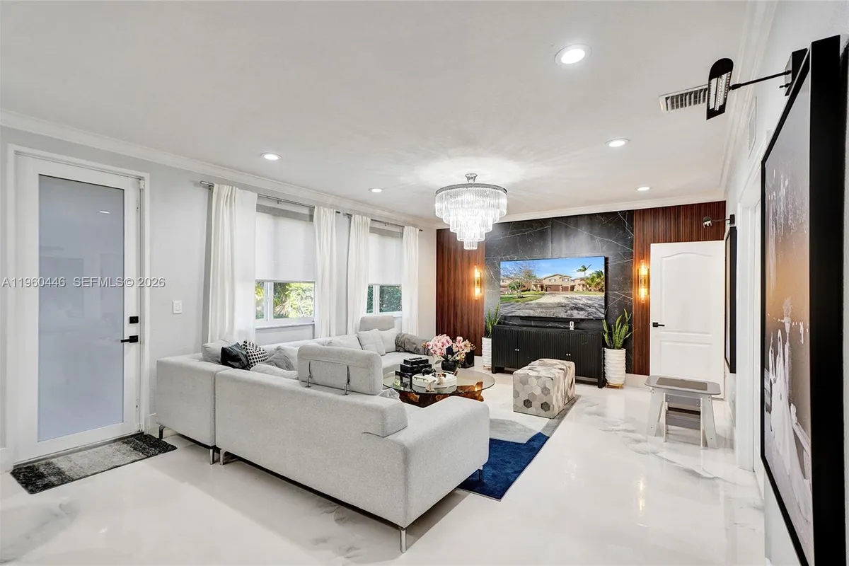 20456 NW 8th Ct, Miami Gardens FL 33169