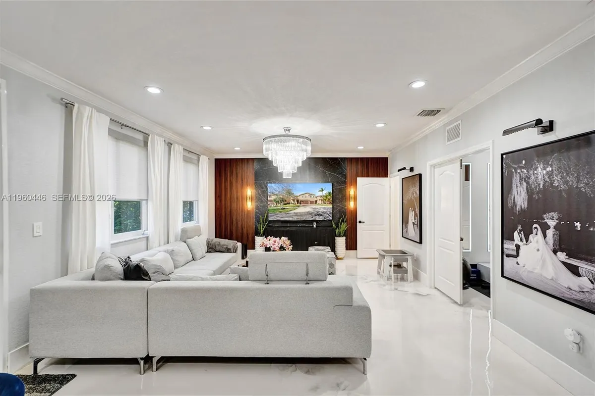 20456 NW 8th Ct, Miami Gardens FL 33169