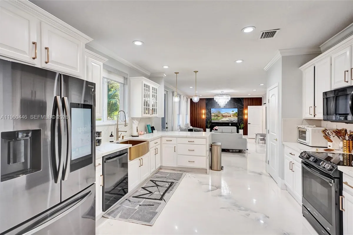 20456 NW 8th Ct, Miami Gardens FL 33169