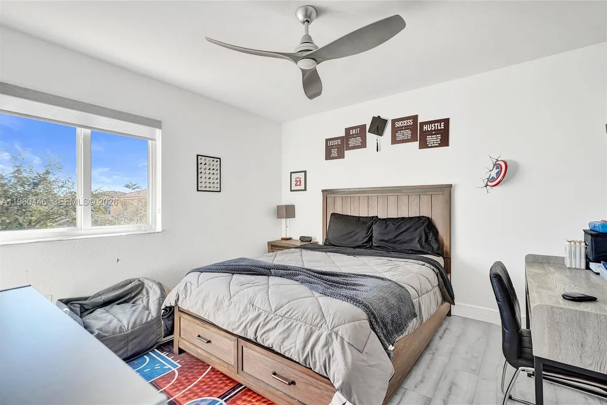 20456 NW 8th Ct, Miami Gardens FL 33169