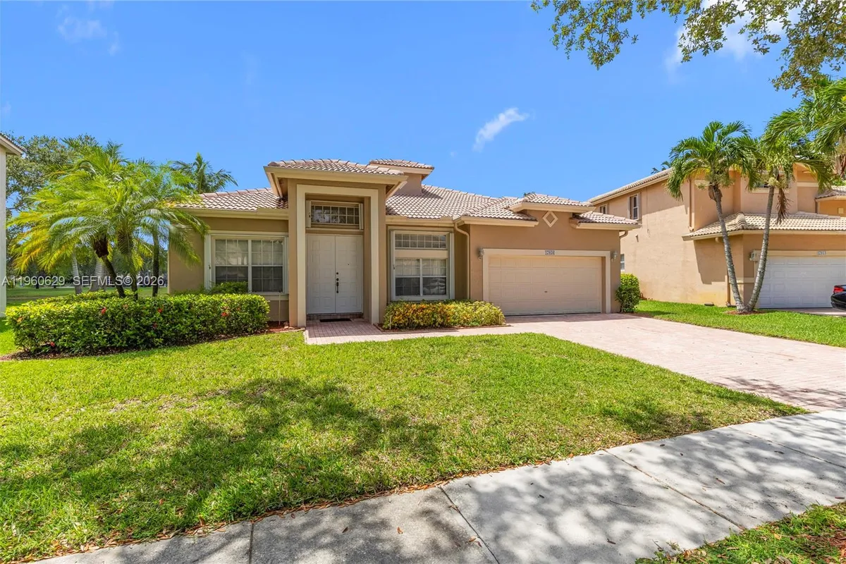 17036 NW 15th St, Pembroke Pines FL 33028