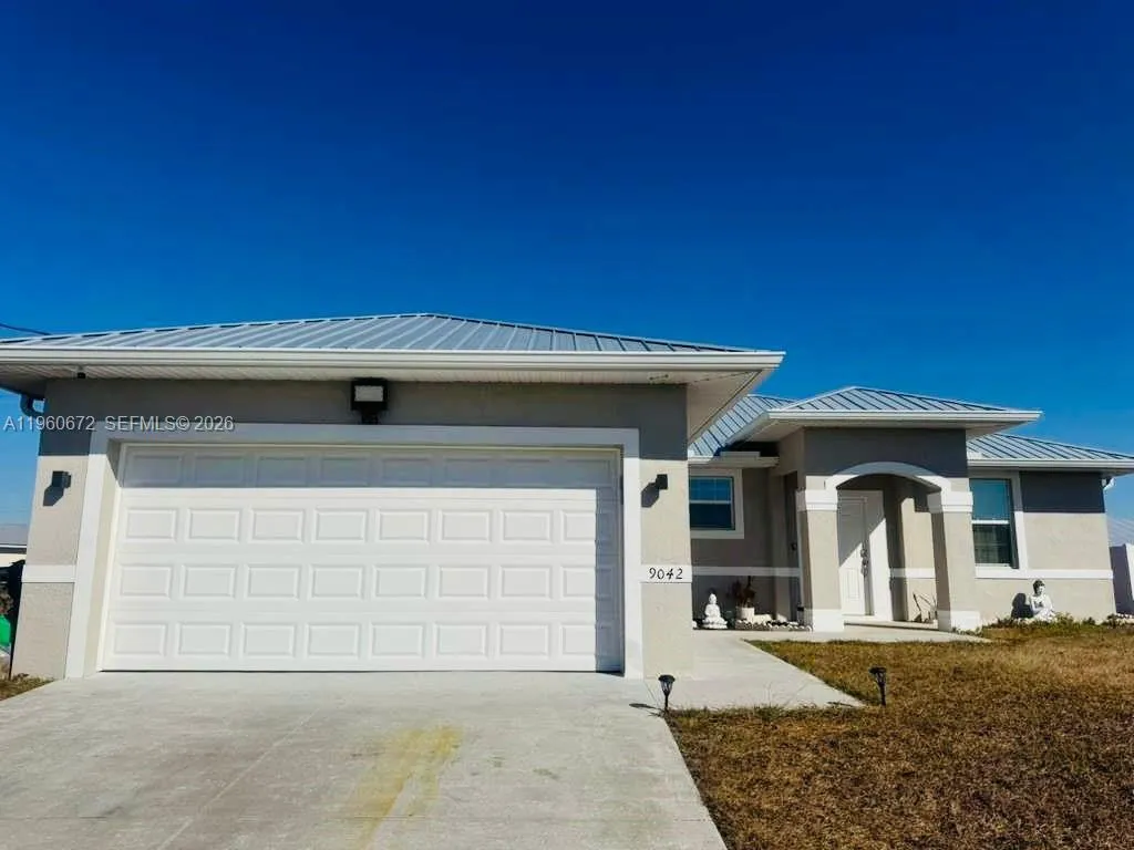 3 bedroom 2 bath for sale at 9042 E Broad Circle, La Belle FL 33935