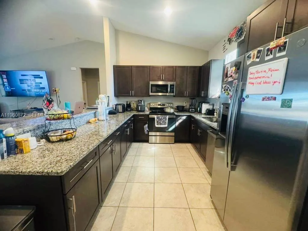 9042 E Broad Circle, La Belle FL 33935