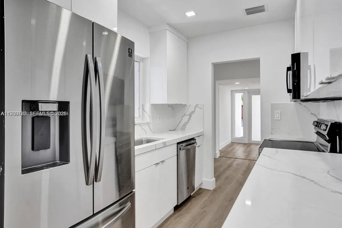 1609 NW 7th Ter, Fort Lauderdale FL 33311