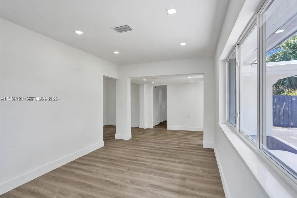 1609 NW 7th Ter, Fort Lauderdale FL 33311