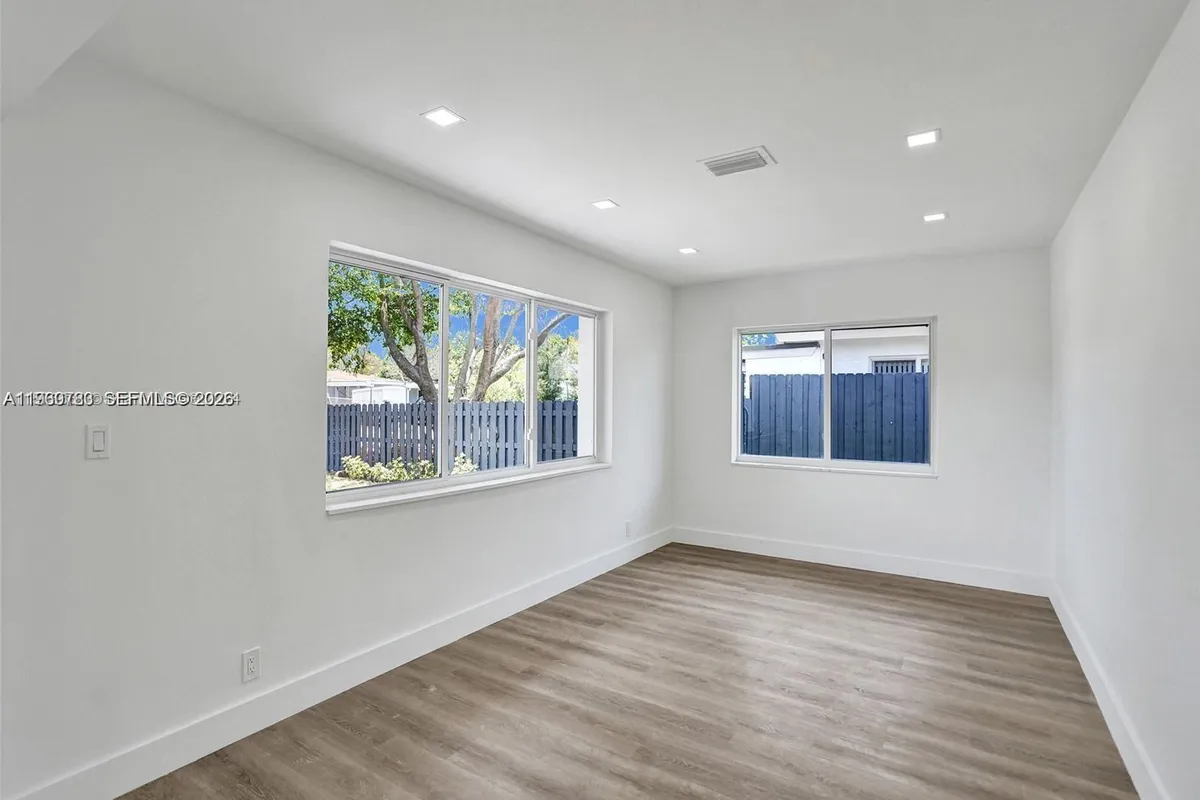 1609 NW 7th Ter, Fort Lauderdale FL 33311