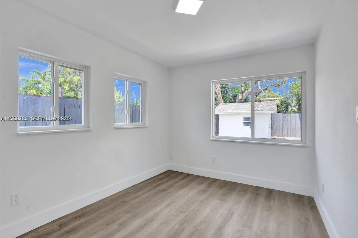 1609 NW 7th Ter, Fort Lauderdale FL 33311