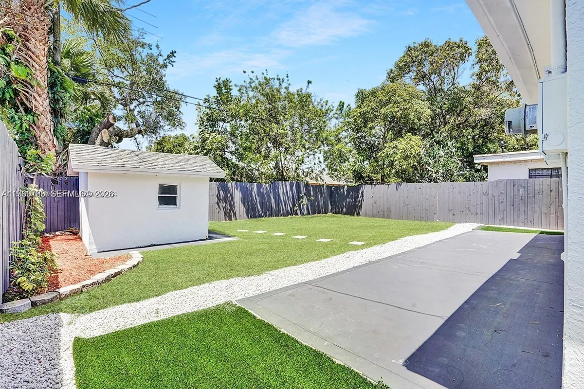 1609 NW 7th Ter, Fort Lauderdale FL 33311