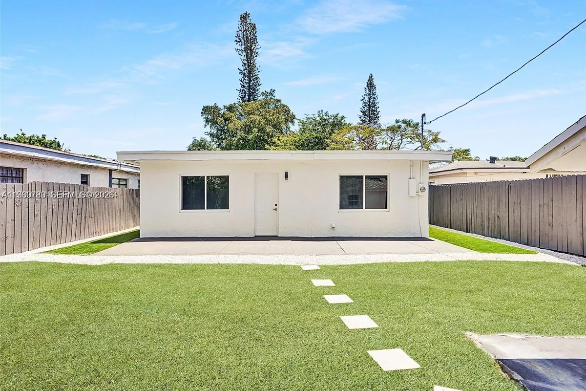 1609 NW 7th Ter, Fort Lauderdale FL 33311