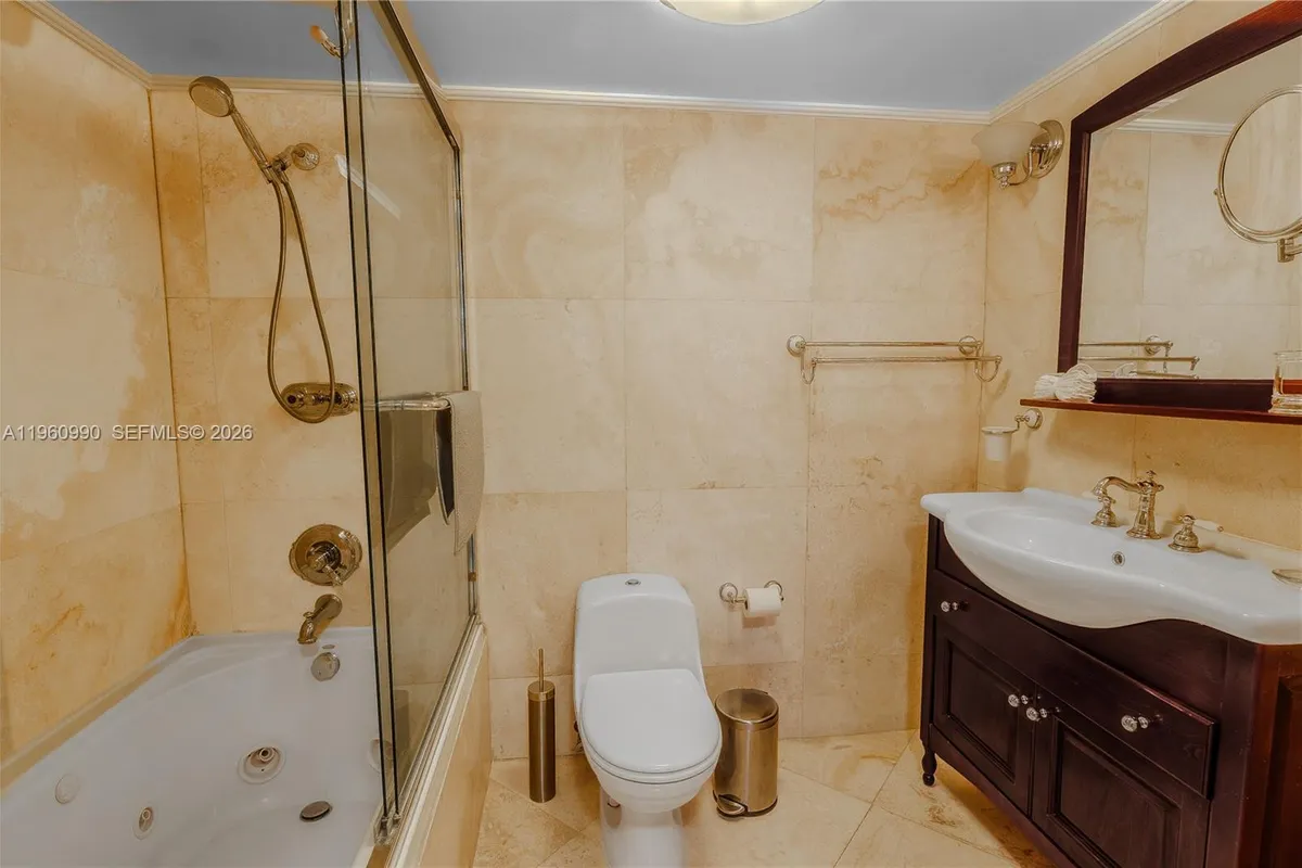 150 SE 25th Rd # 11A, Miami FL 33129