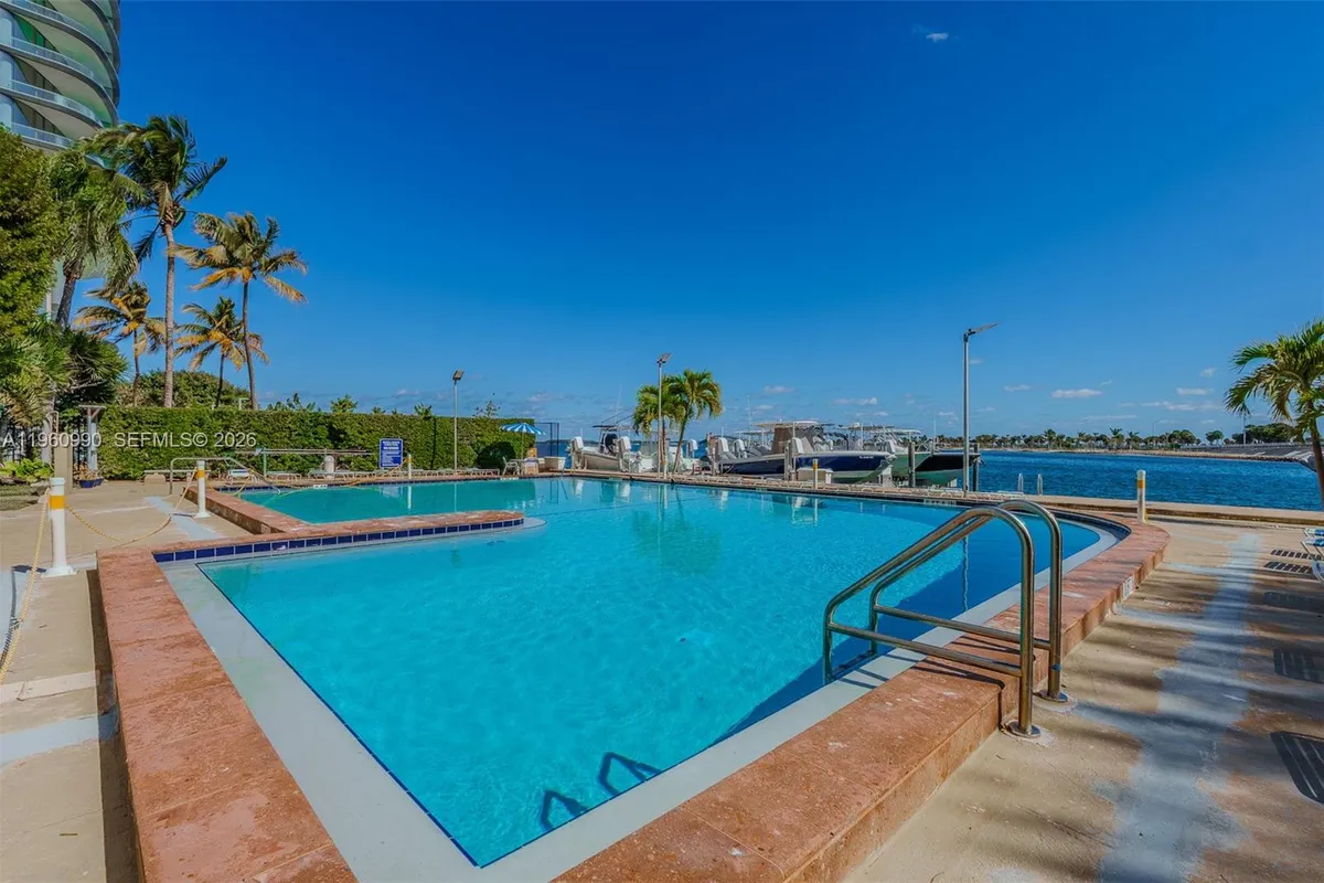 150 SE 25th Rd # 11A, Miami FL 33129