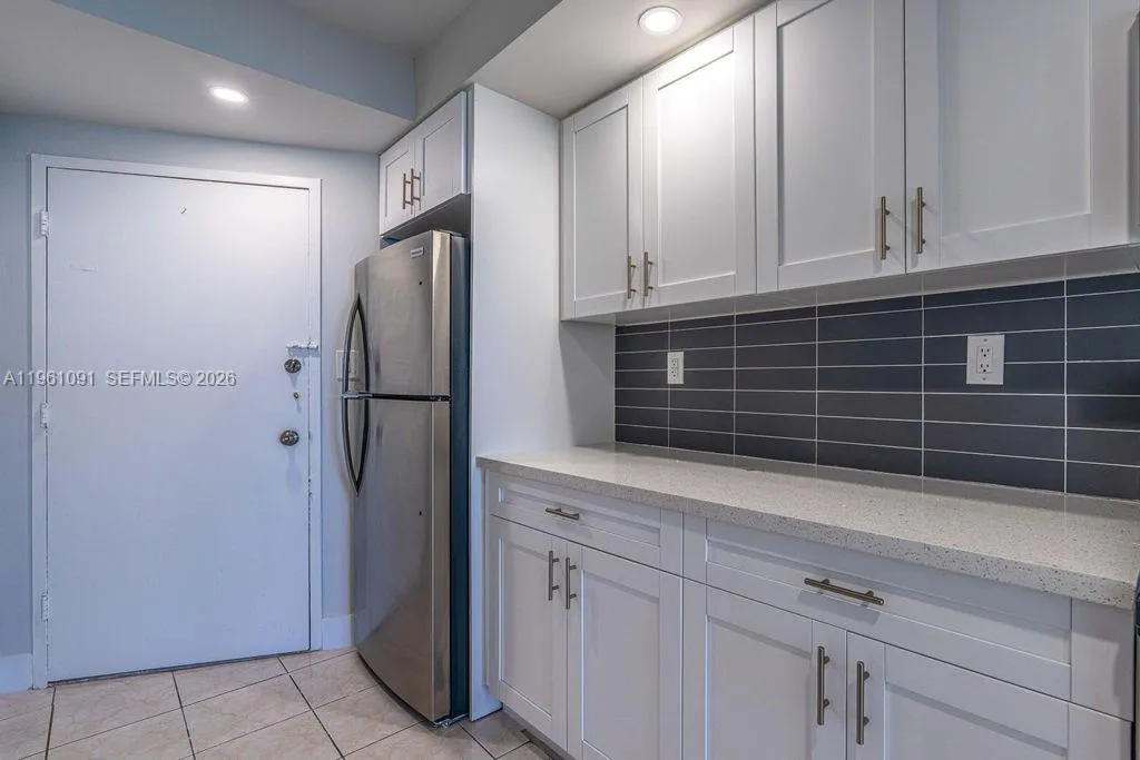 5401 Collins Ave # 919, Miami Beach FL 33140