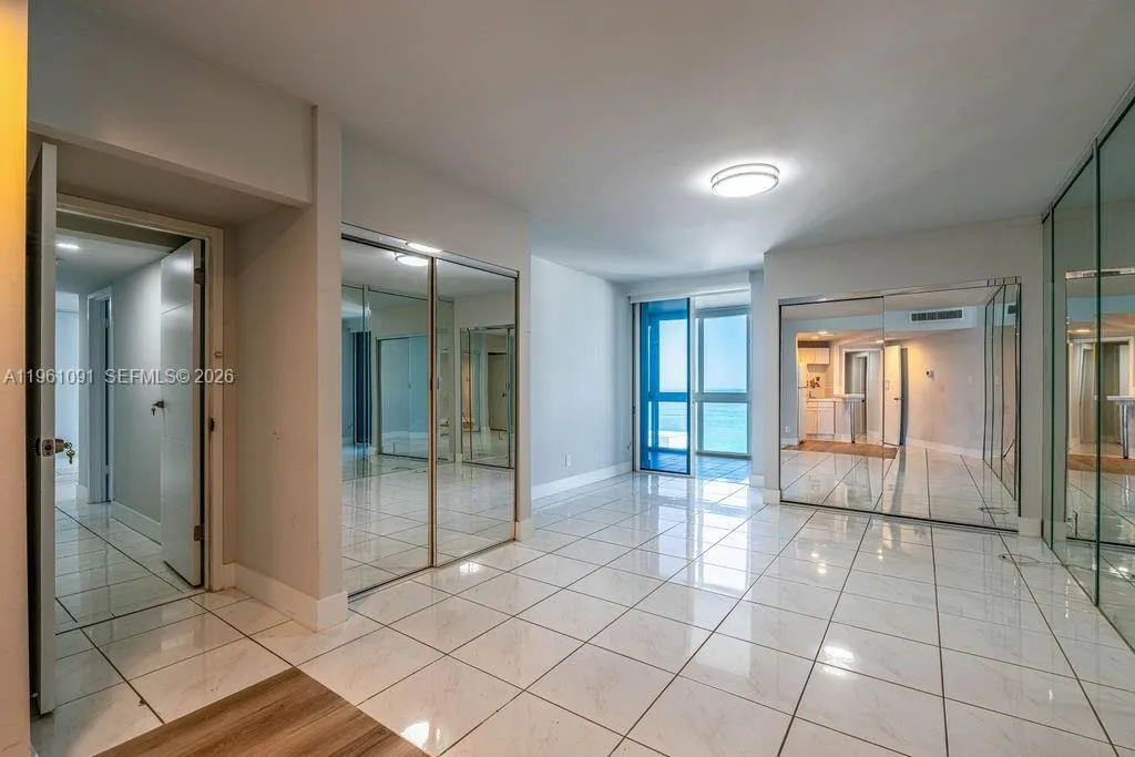 5401 Collins Ave # 919, Miami Beach FL 33140