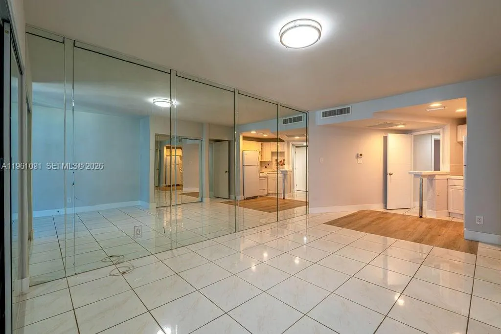 5401 Collins Ave # 919, Miami Beach FL 33140