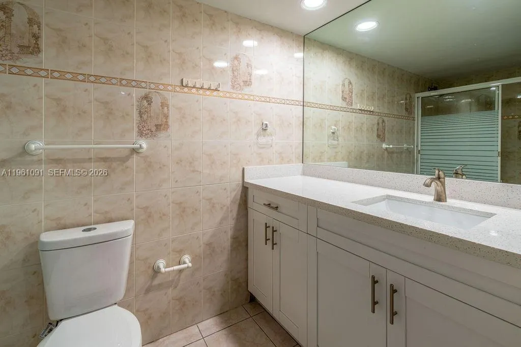 5401 Collins Ave # 919, Miami Beach FL 33140