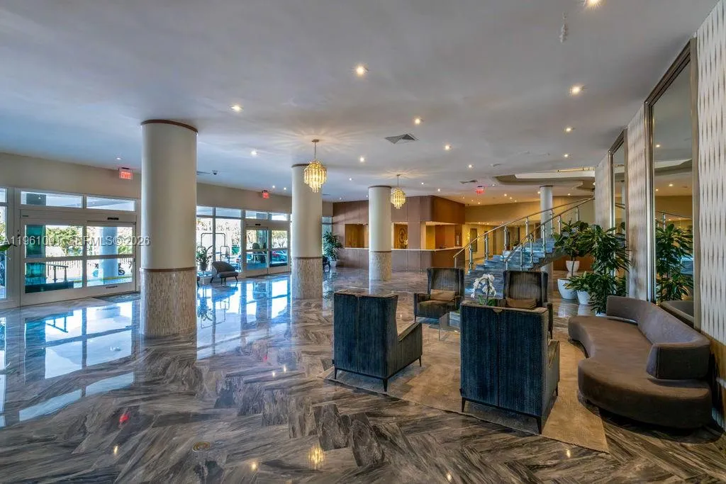 5401 Collins Ave # 919, Miami Beach FL 33140