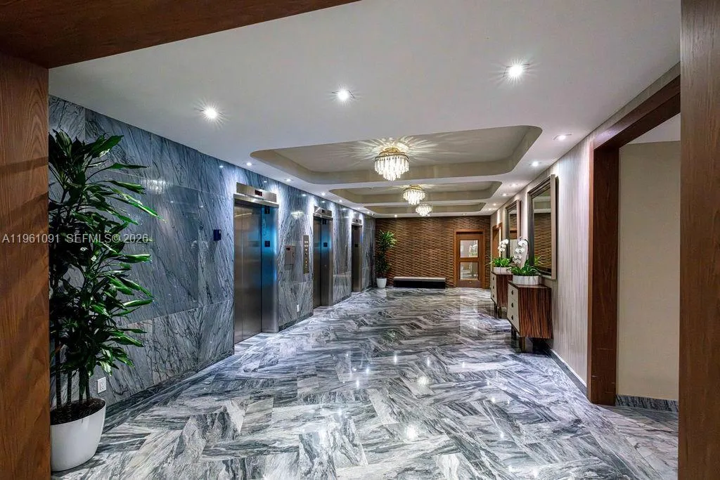 5401 Collins Ave # 919, Miami Beach FL 33140