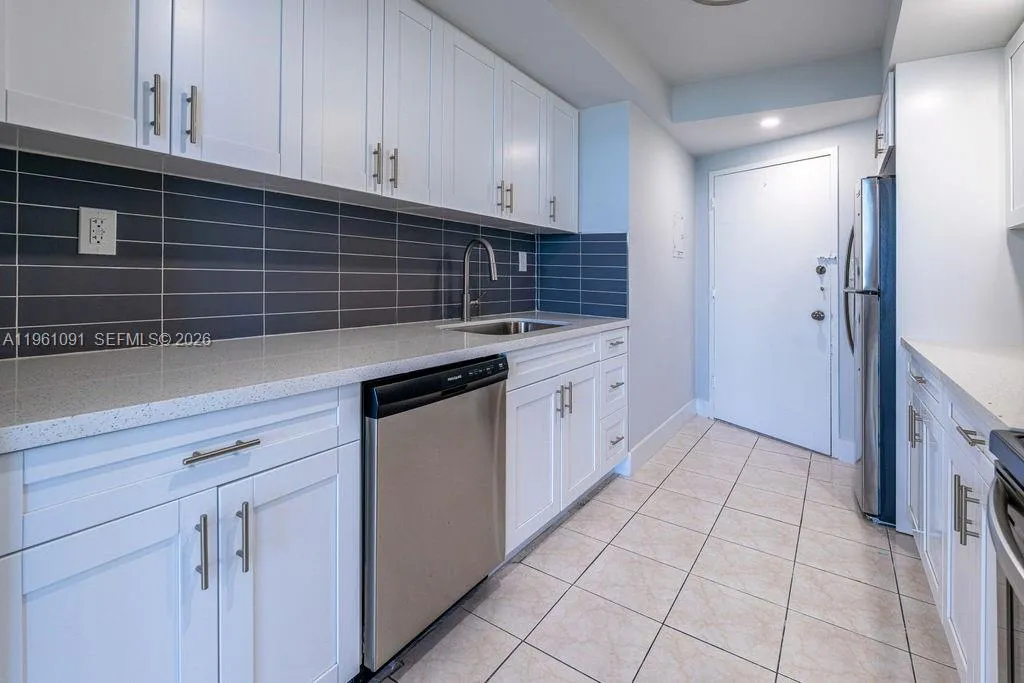 5401 Collins Ave # 919, Miami Beach FL 33140