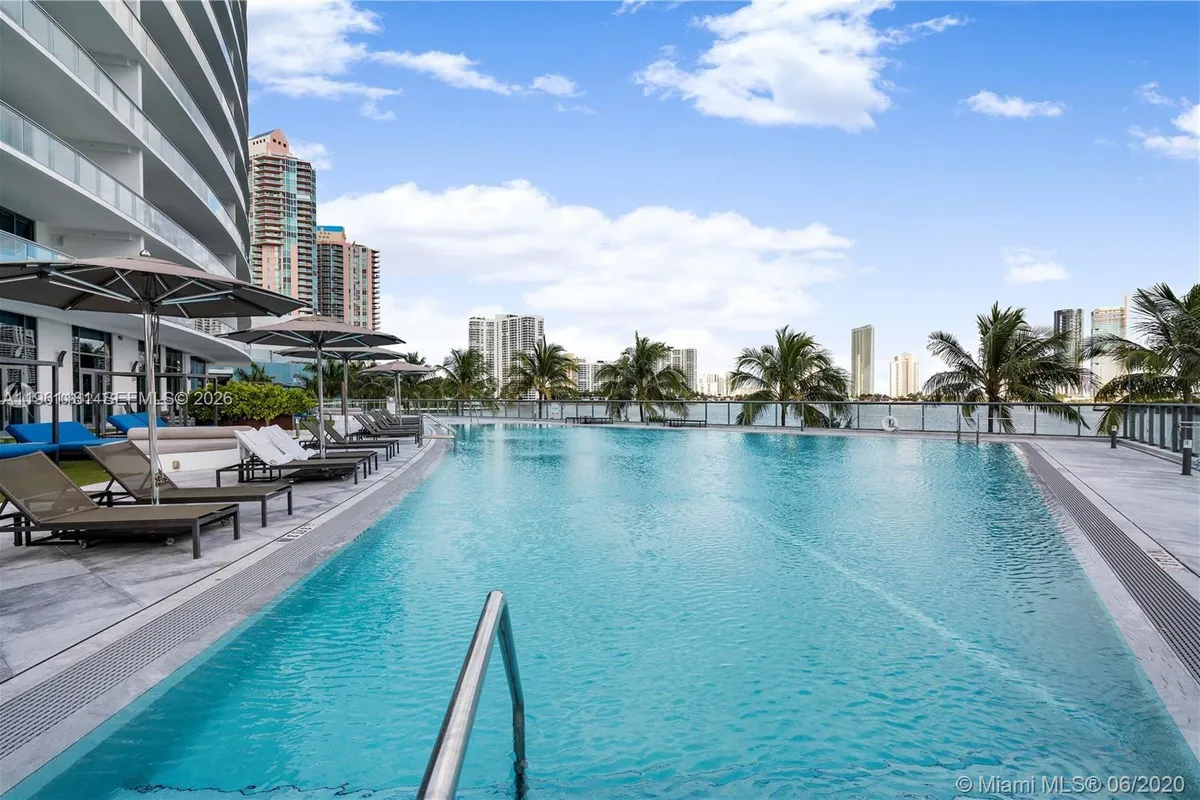 3300 NE 188th St, Aventura FL 33180