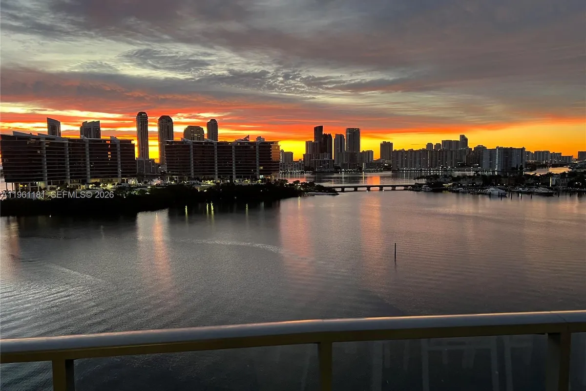 3300 NE 188th St, Aventura FL 33180