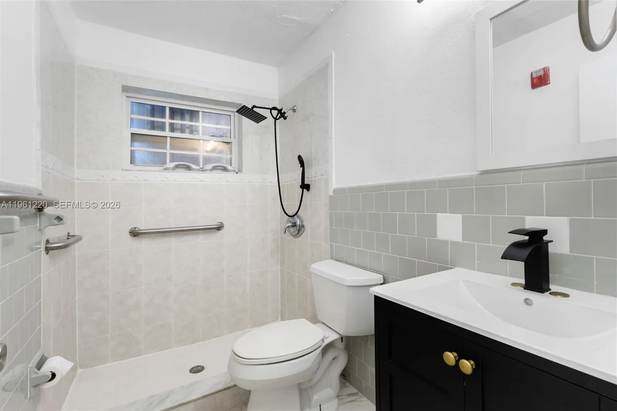 1510 SW 68th Ave, North Lauderdale FL 33068