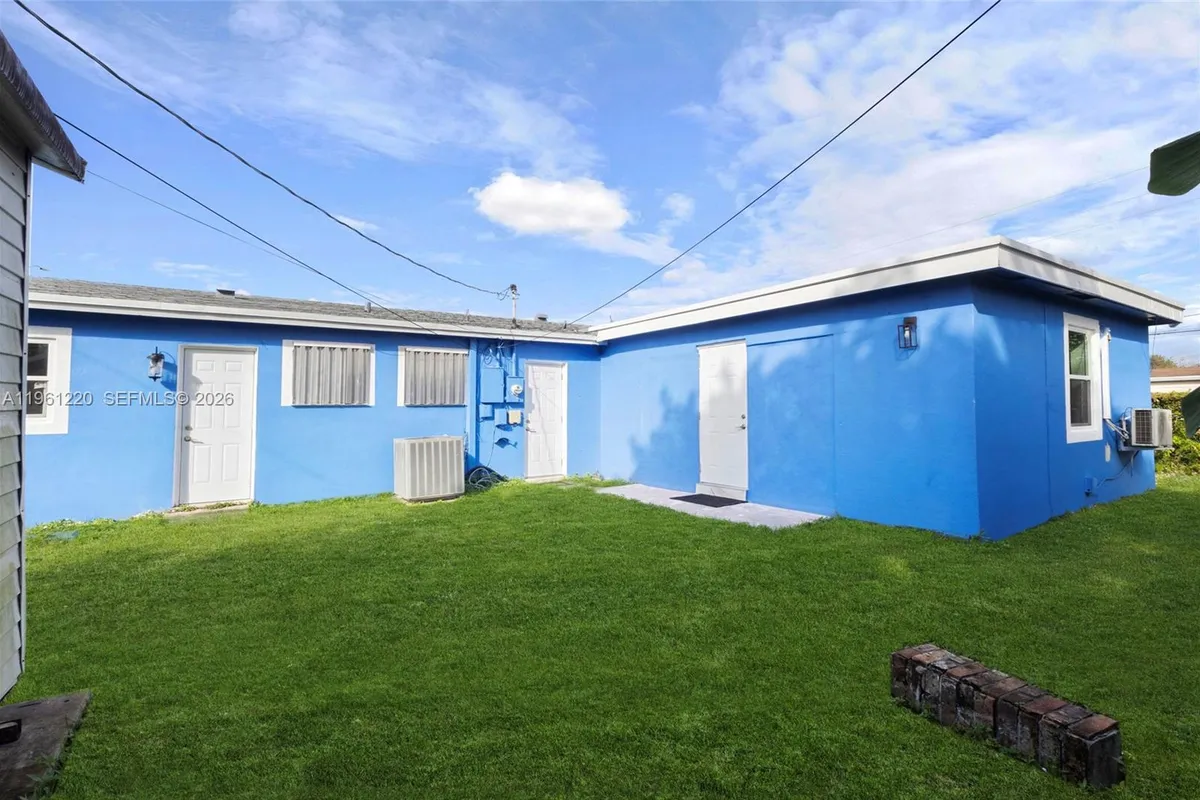 1510 SW 68th Ave, North Lauderdale FL 33068