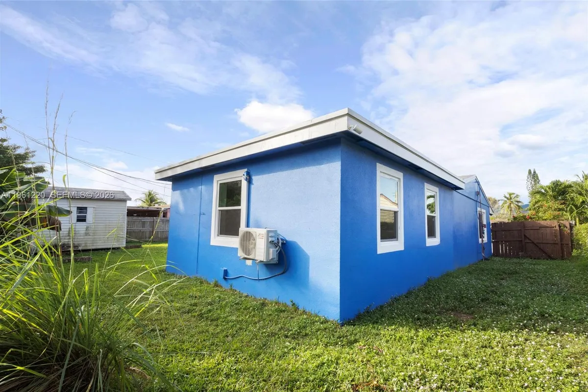 1510 SW 68th Ave, North Lauderdale FL 33068