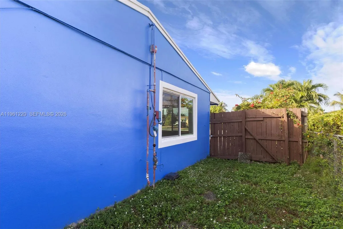 1510 SW 68th Ave, North Lauderdale FL 33068