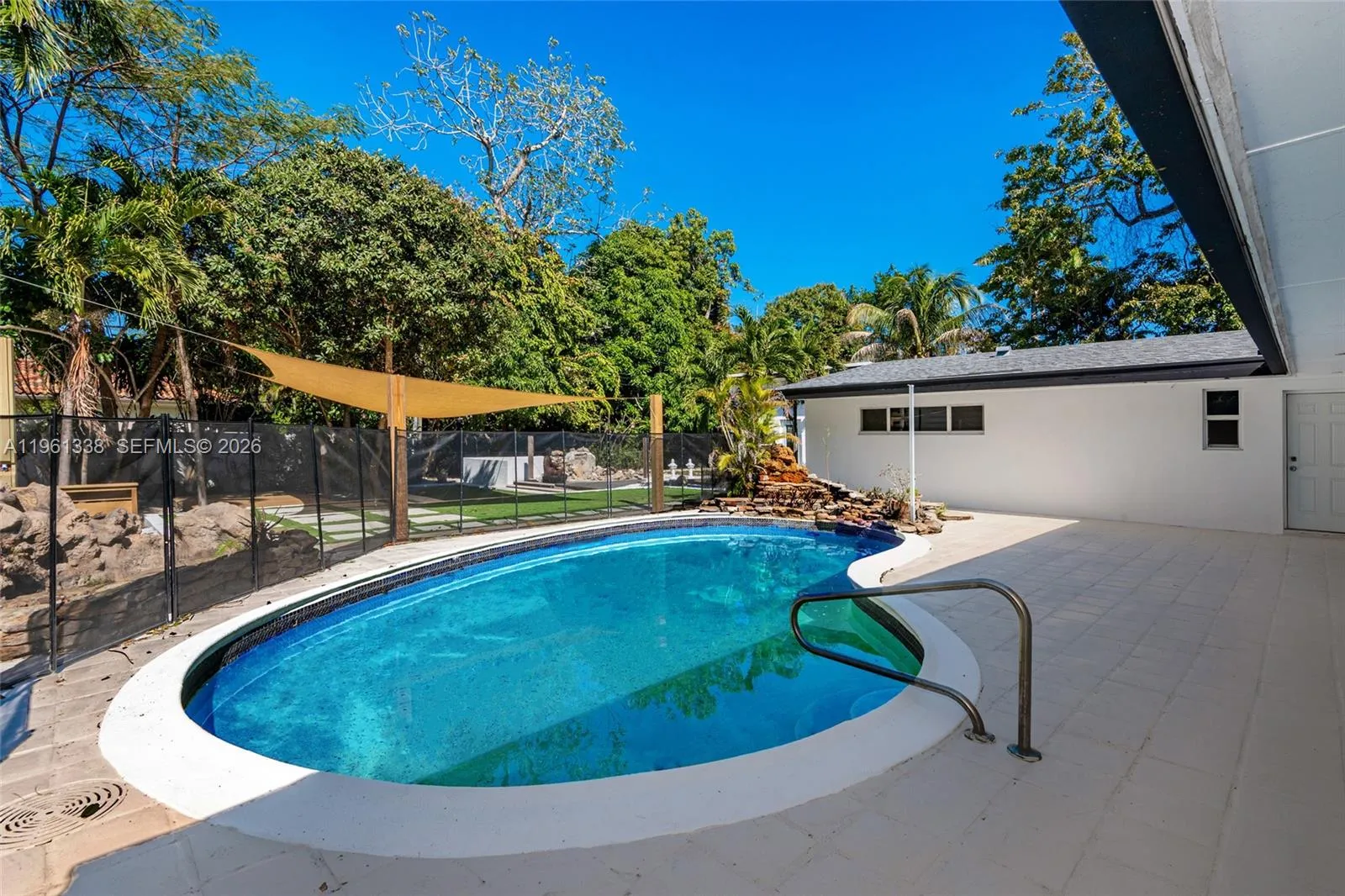 4121 SW 3rd St, Plantation FL 33317