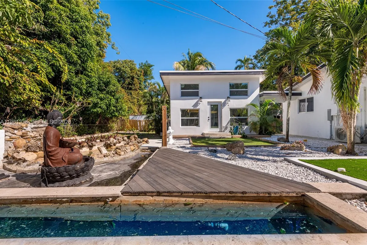 4121 SW 3rd St, Plantation FL 33317