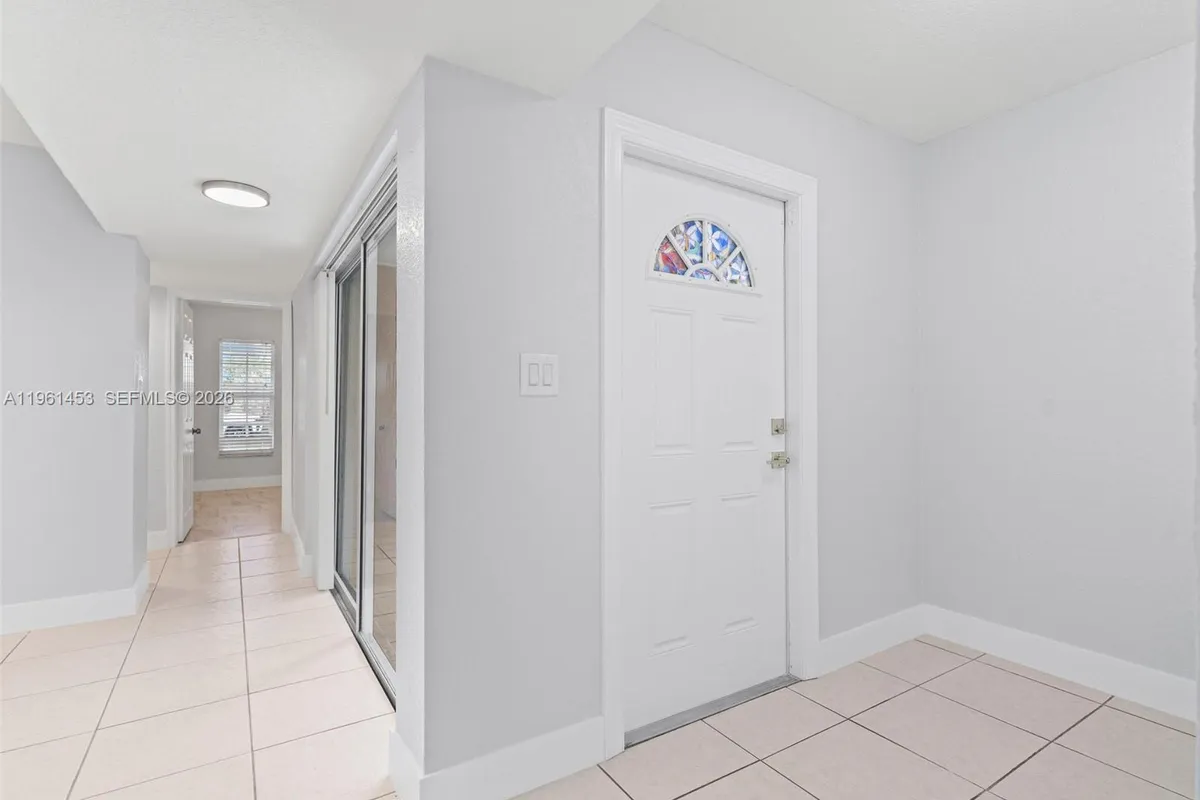 2406 SW 54th St, Dania Beach FL 33312