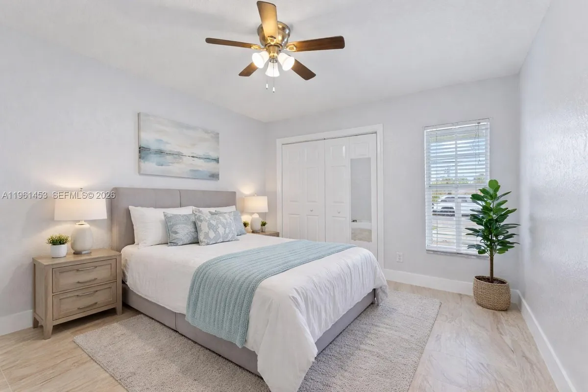 2406 SW 54th St, Dania Beach FL 33312