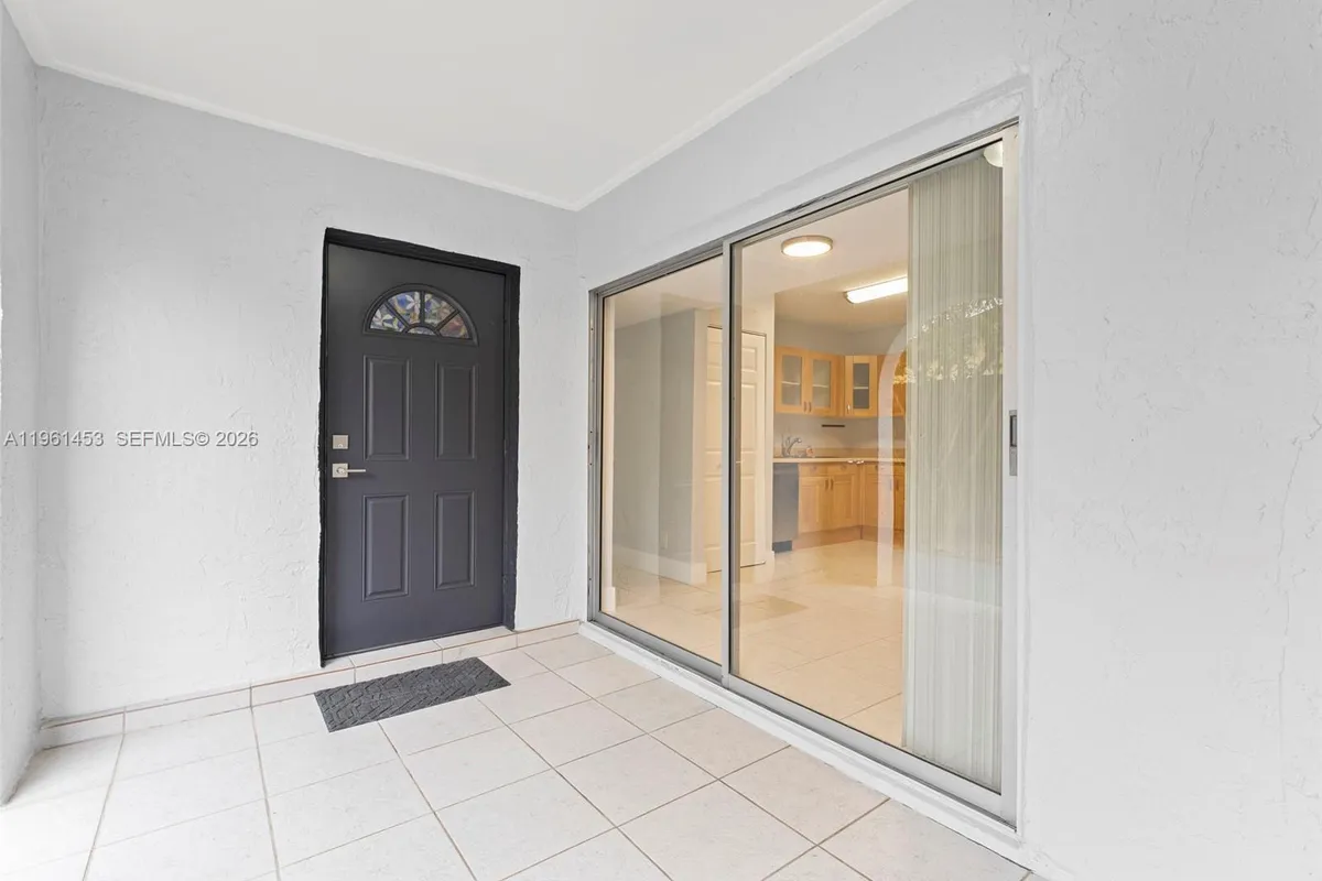 2406 SW 54th St, Dania Beach FL 33312