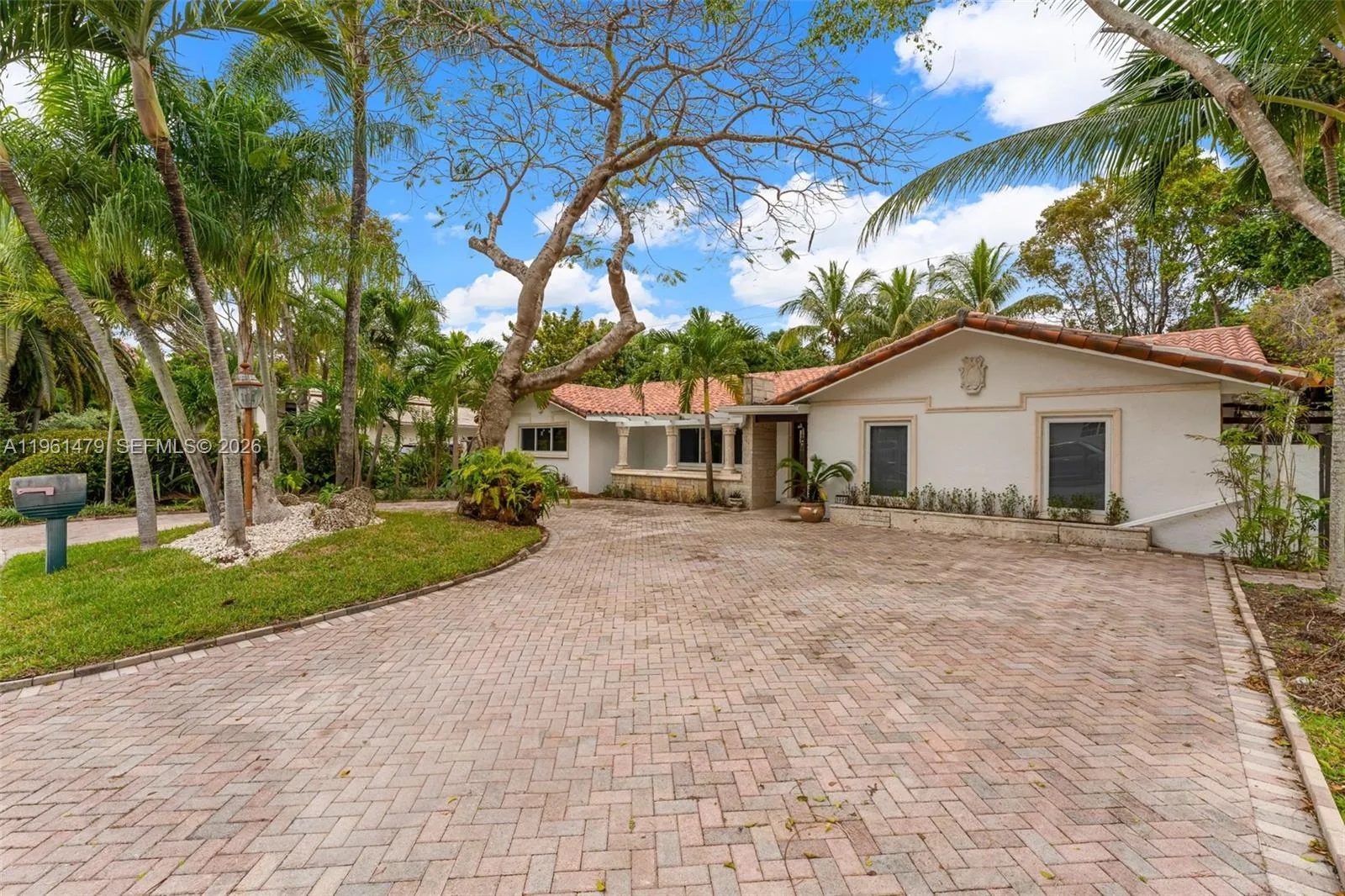 5 bedroom 5 bath for sale at 5961 SW 56th Ter, South Miami FL 33143