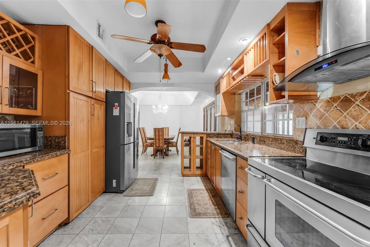 5961 SW 56th Ter, South Miami FL 33143