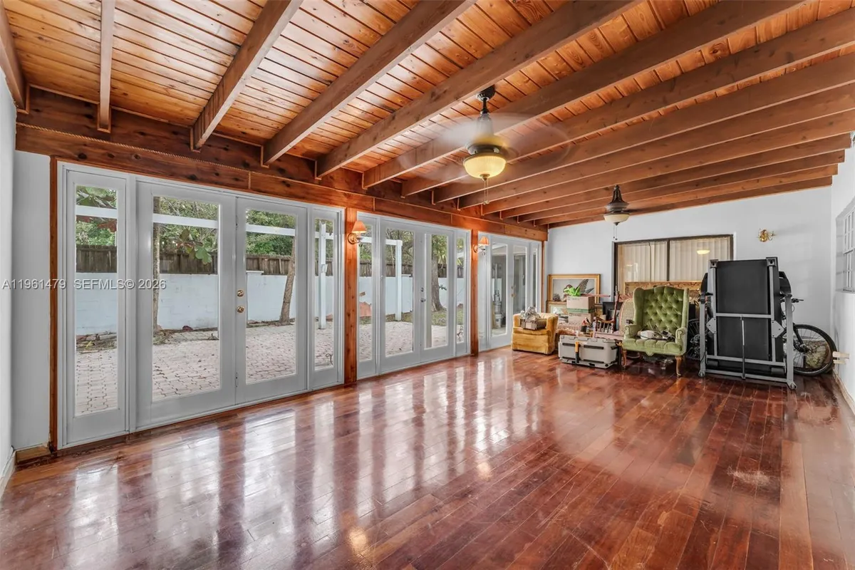 5961 SW 56th Ter, South Miami FL 33143