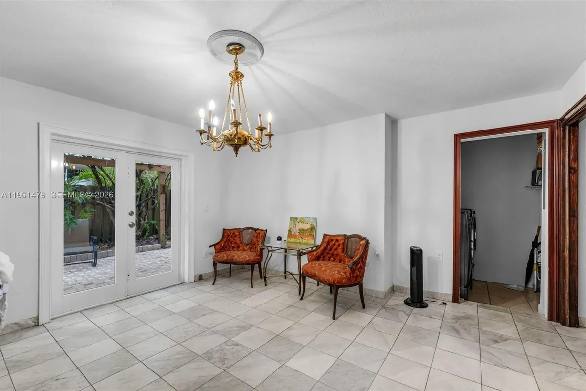 5961 SW 56th Ter, South Miami FL 33143