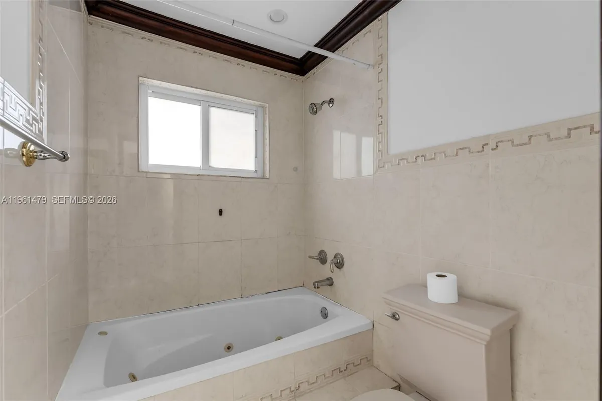 5961 SW 56th Ter, South Miami FL 33143